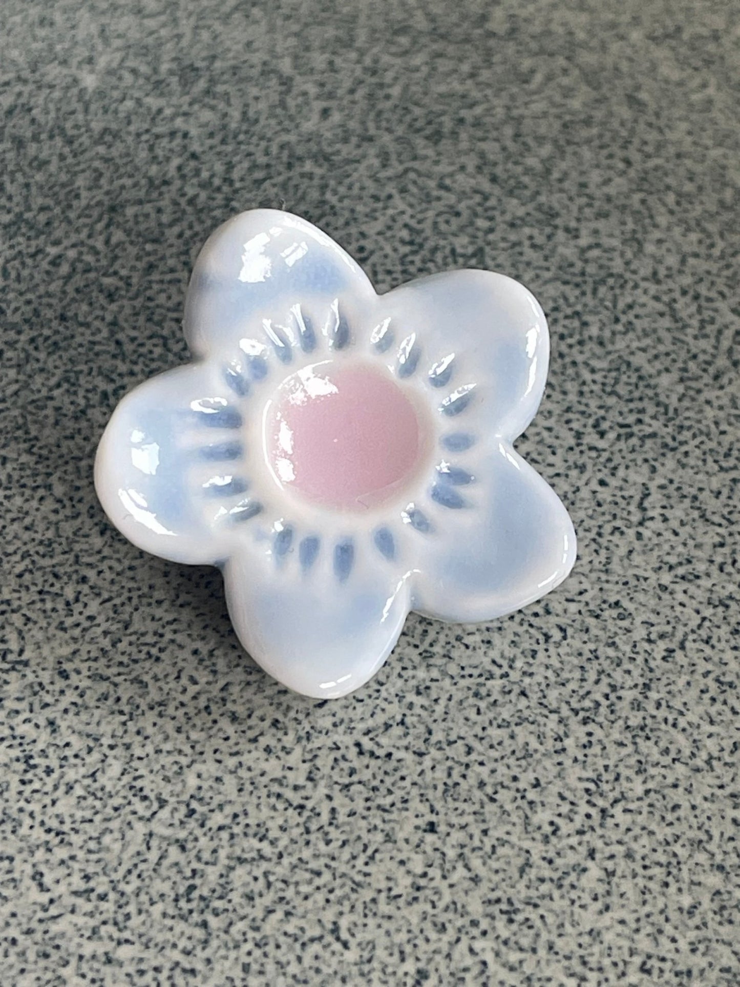 Bloem lichtblauw met roze 03 - hart&ziel design
