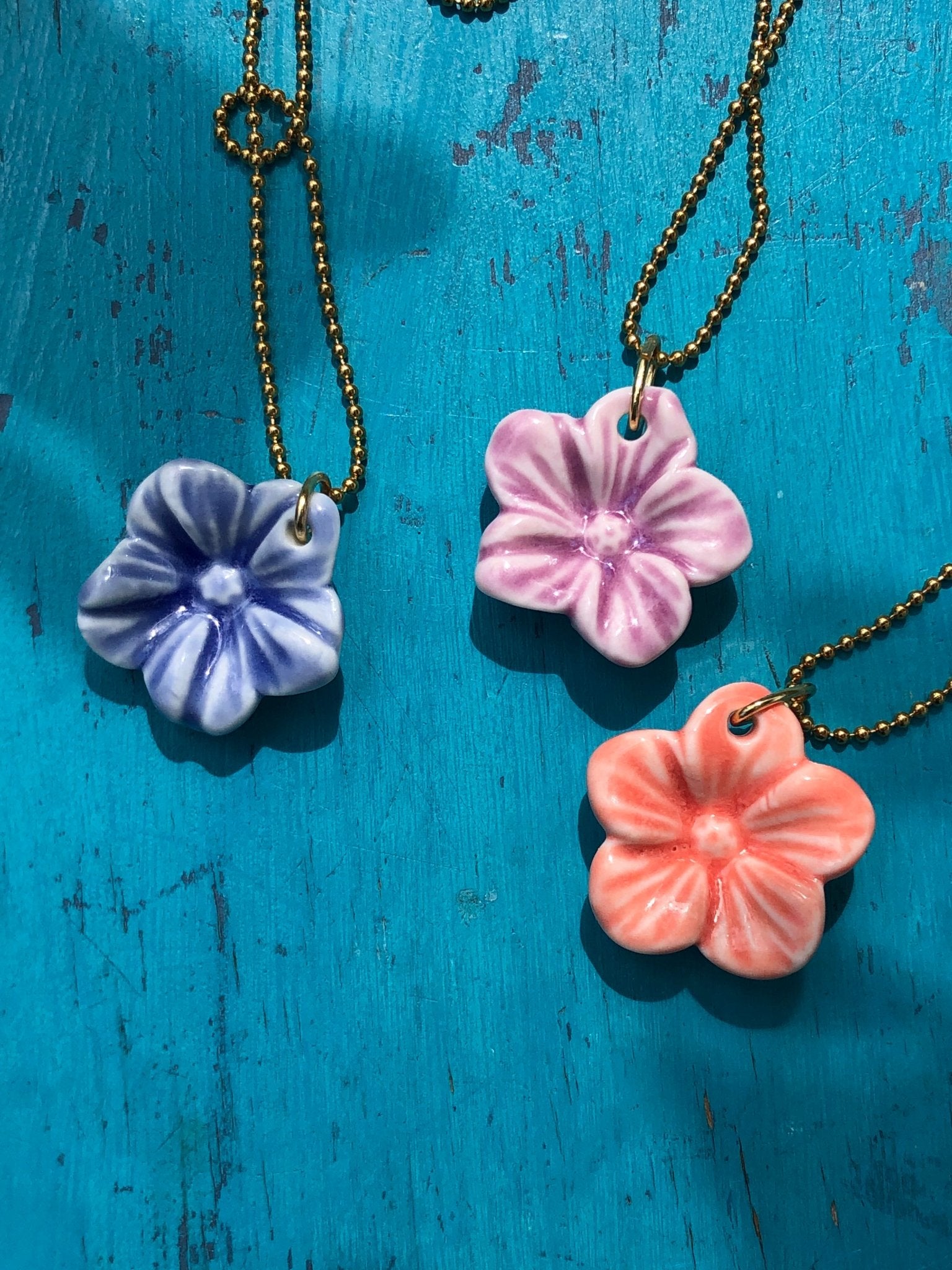 Nora blauw - lange ketting 70 cm - hart&ziel design