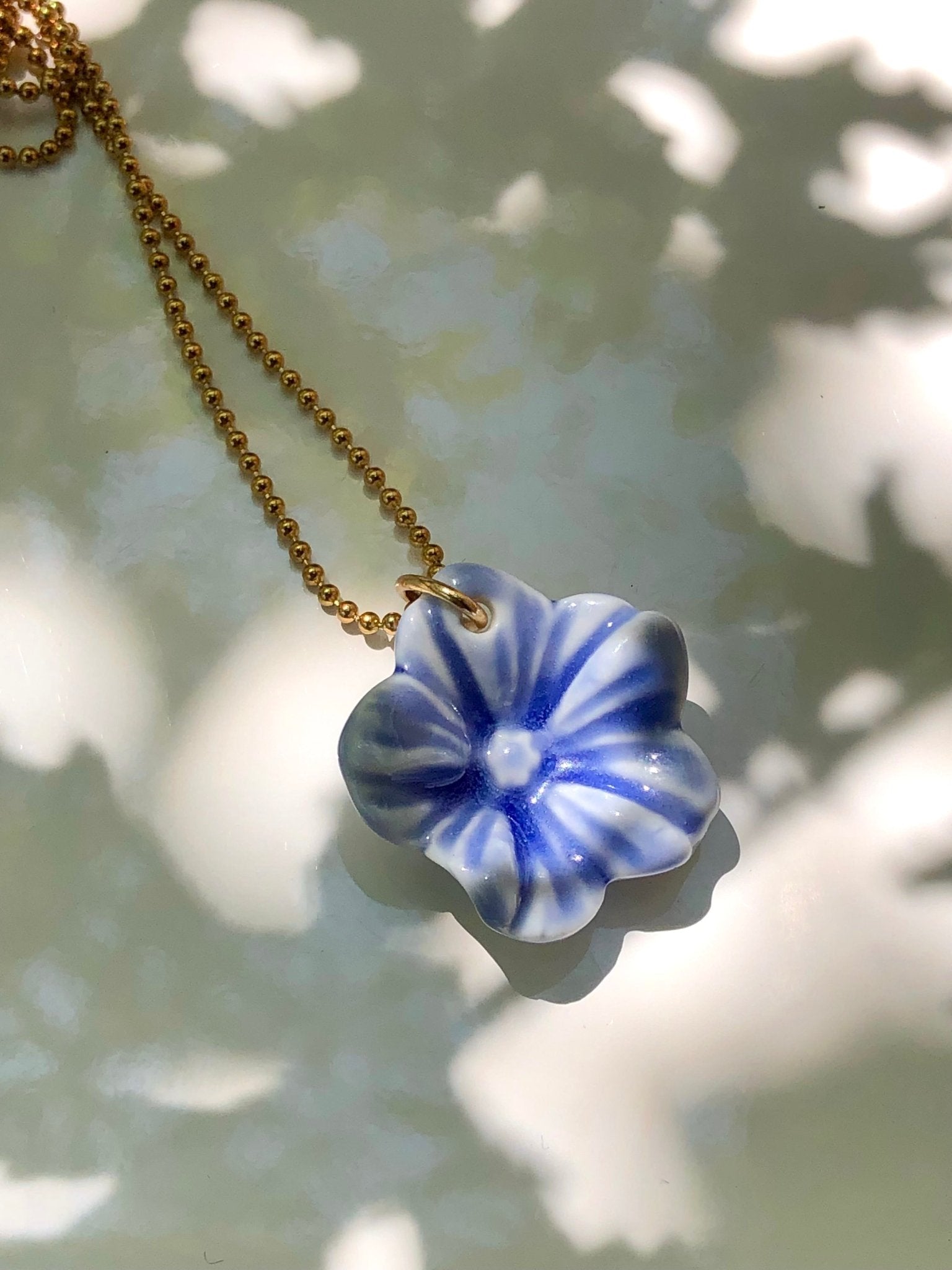 Nora blauw - lange ketting 70 cm - hart&ziel design