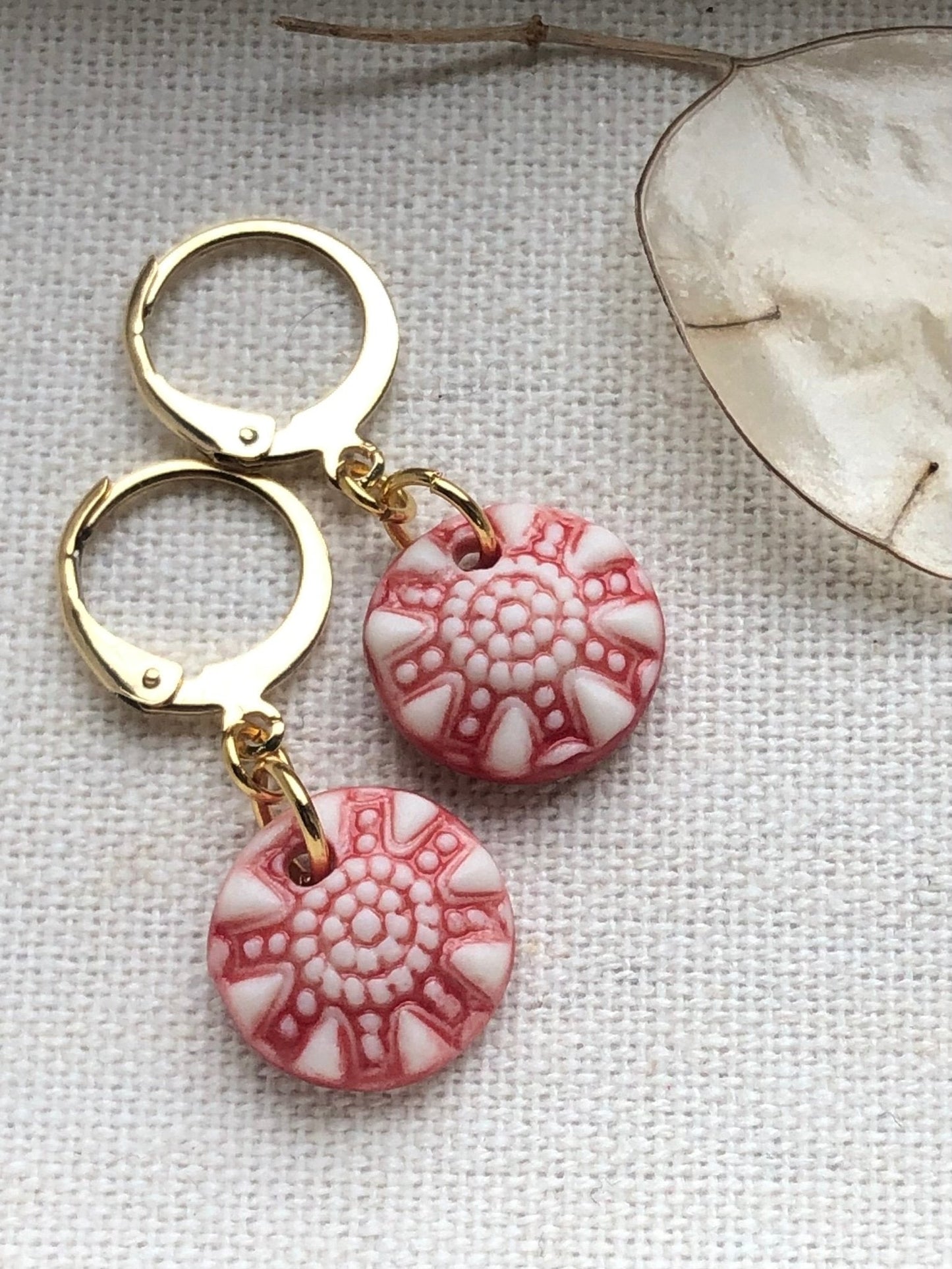 Oorbel Cute as a Button 01 rood - hart&ziel design