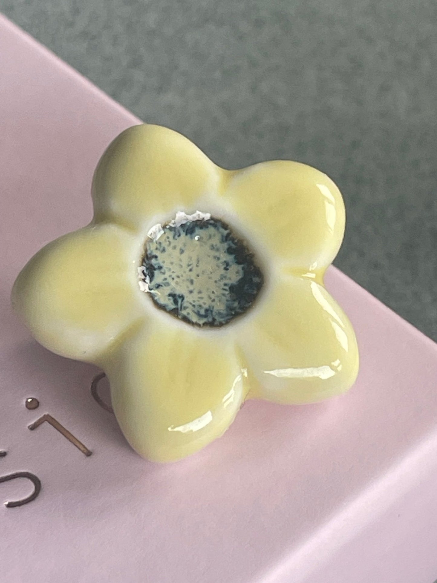 Bloem geel bruin hartje - hart&ziel design