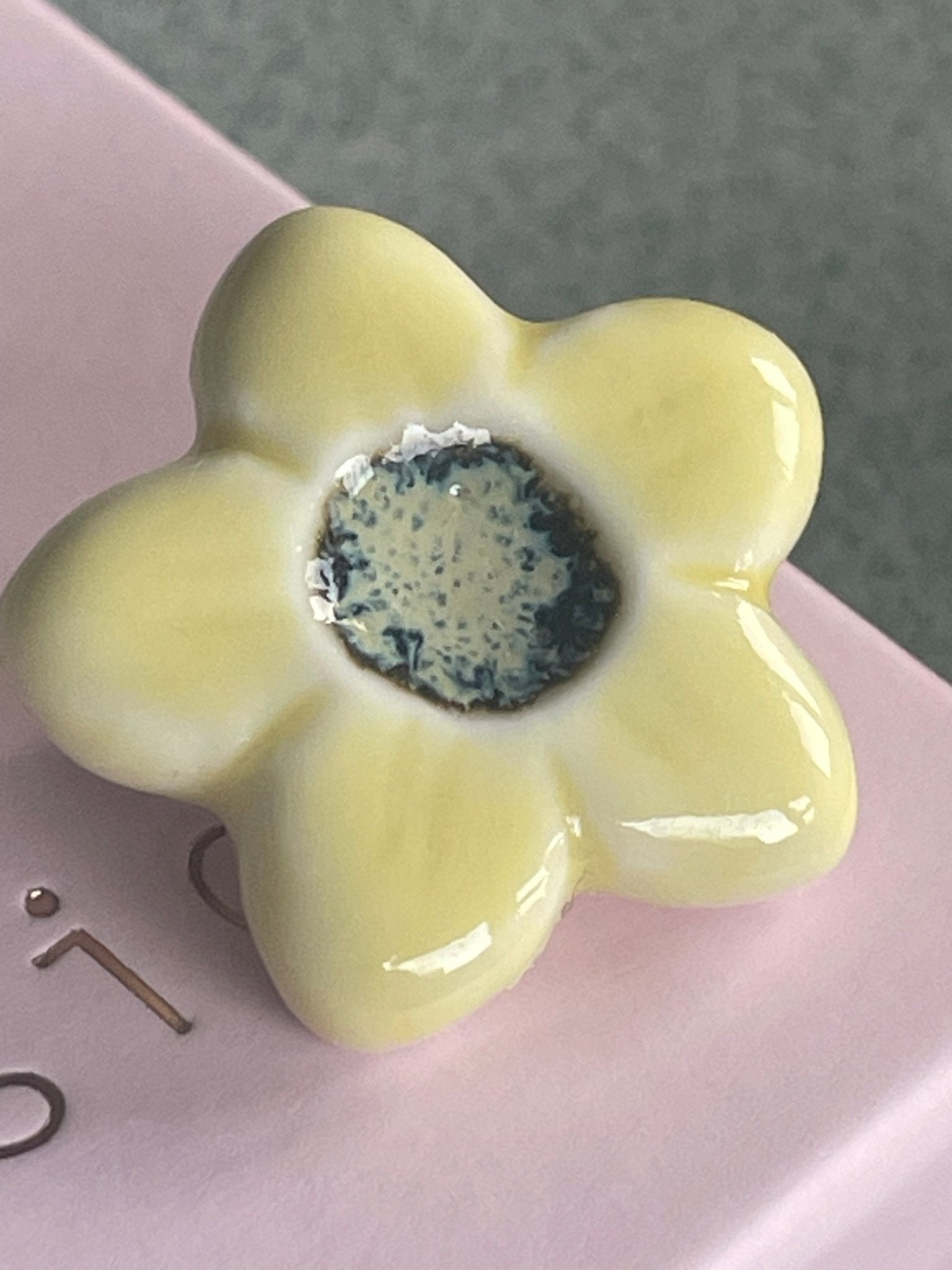 Bloem geel bruin hartje - hart&ziel design