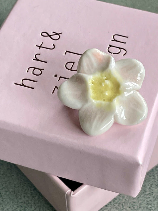 Bloem licht roze/wit met geel hartje - hart&ziel design