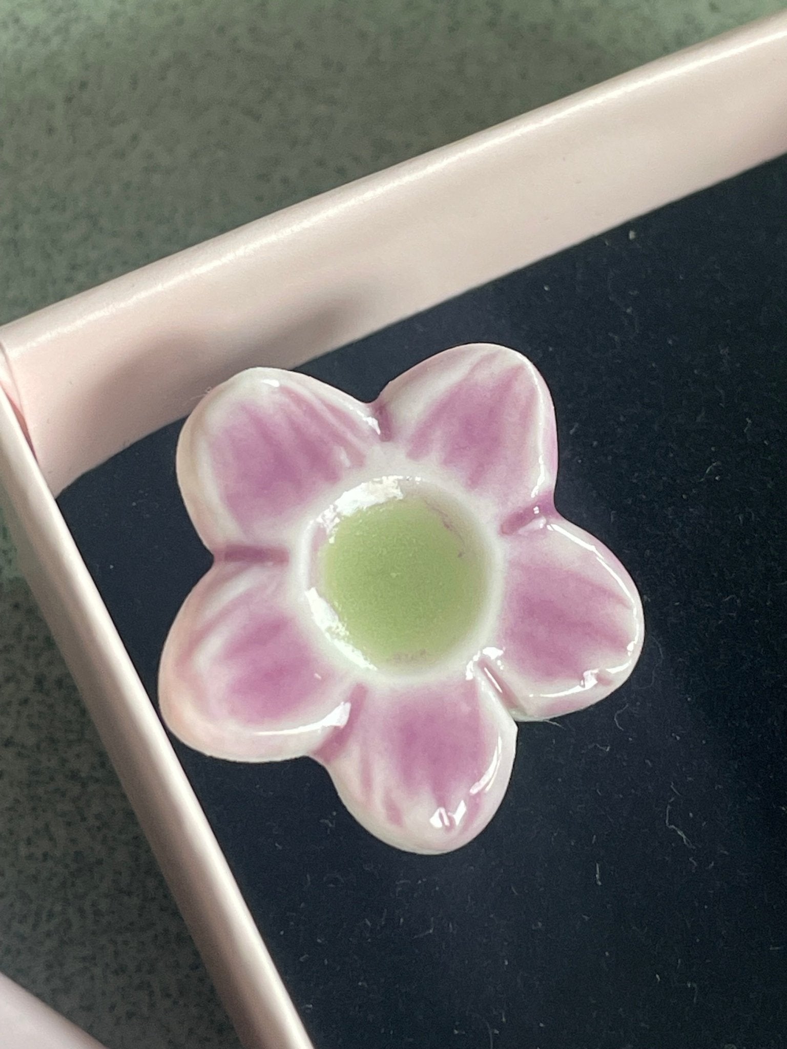 Bloem lila met groen - hart&ziel design