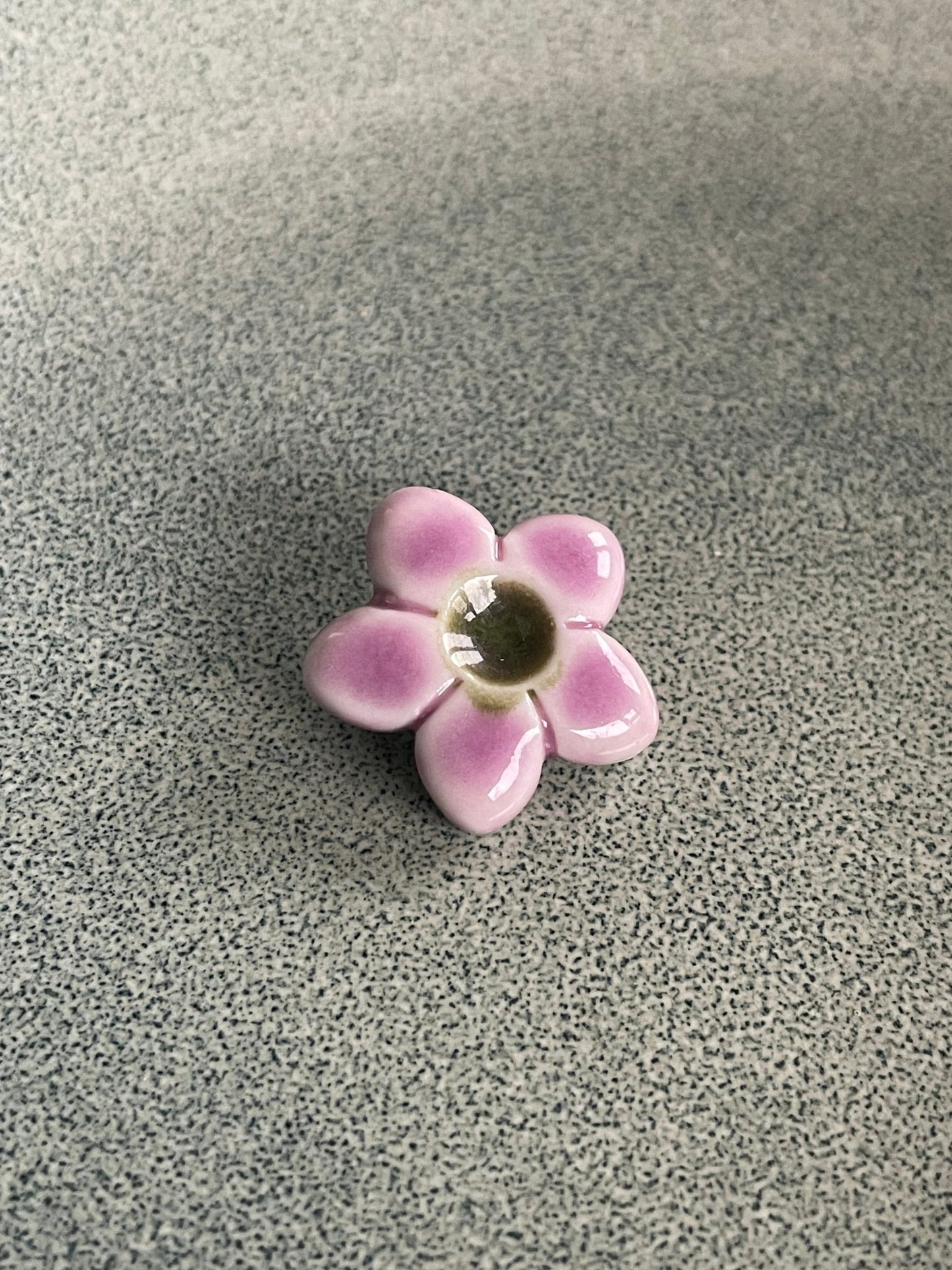 Bloem lila met groen hartje - hart&ziel design