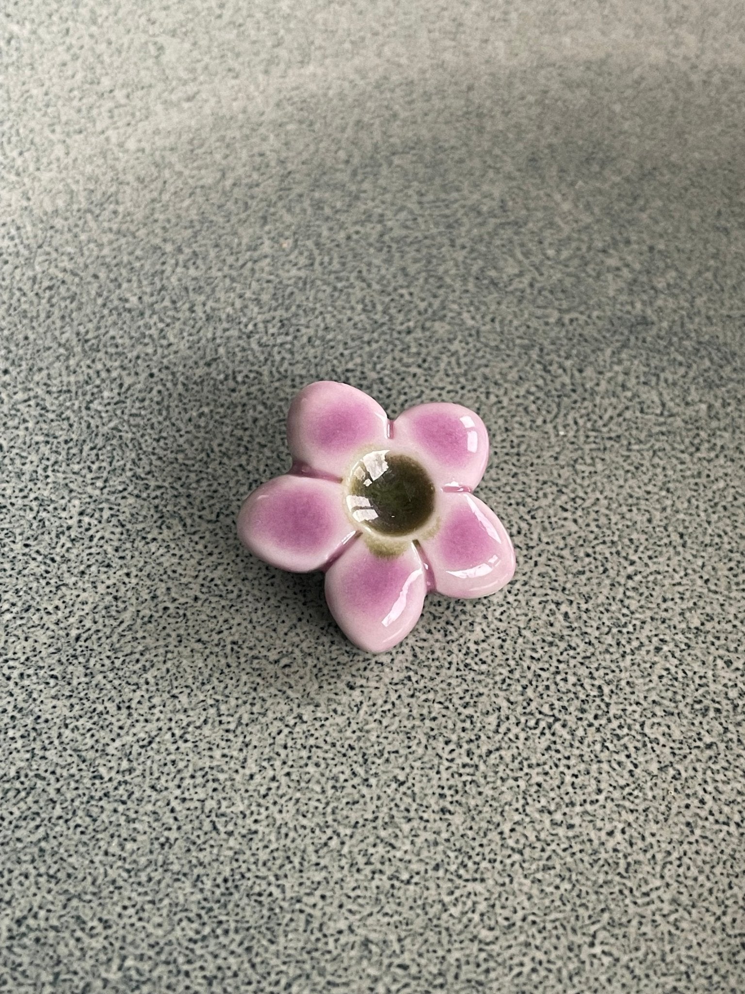 Bloem lila met groen hartje - hart&ziel design