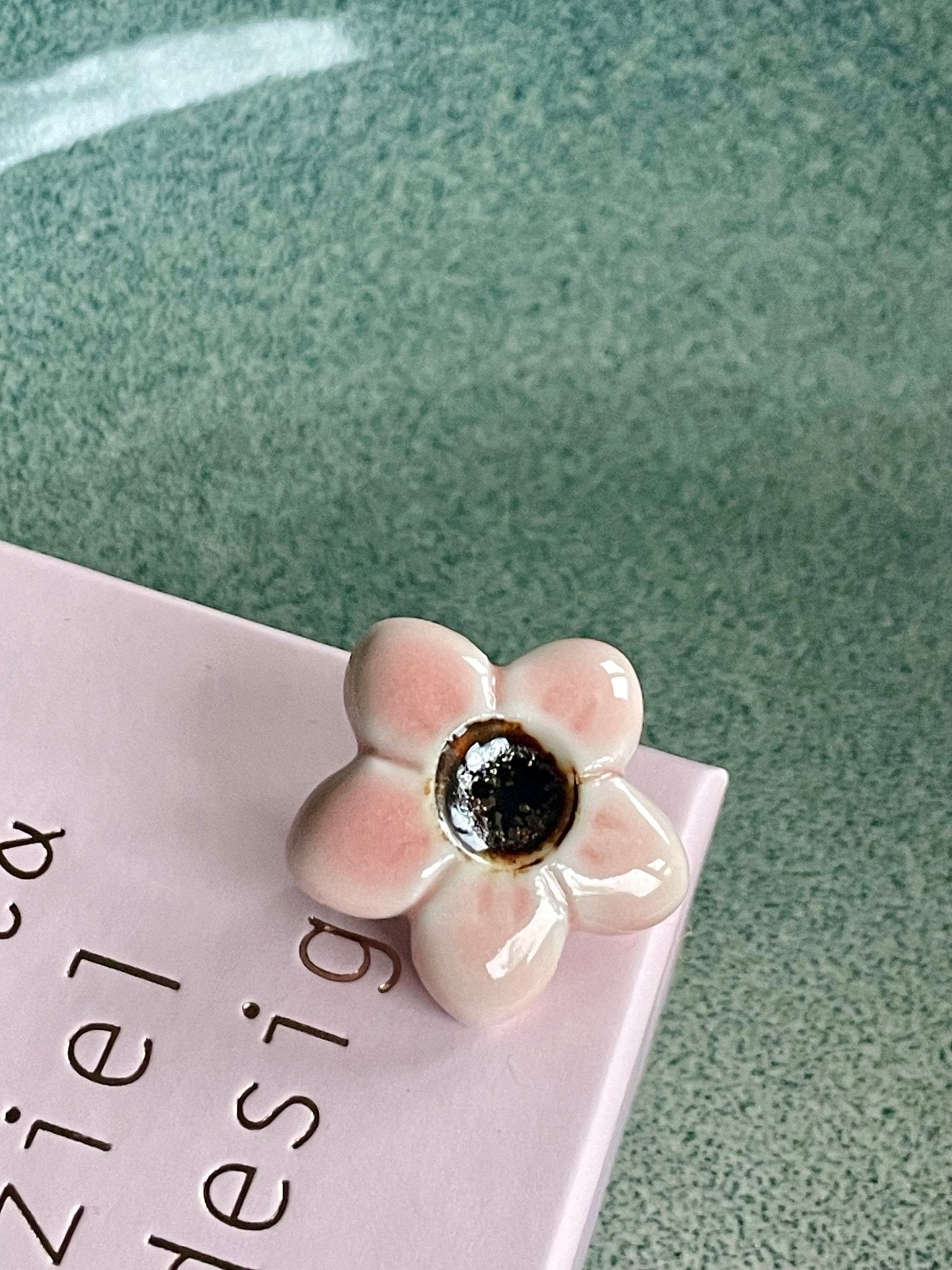 Bloem roze met bruin hart 01 - hart&ziel design