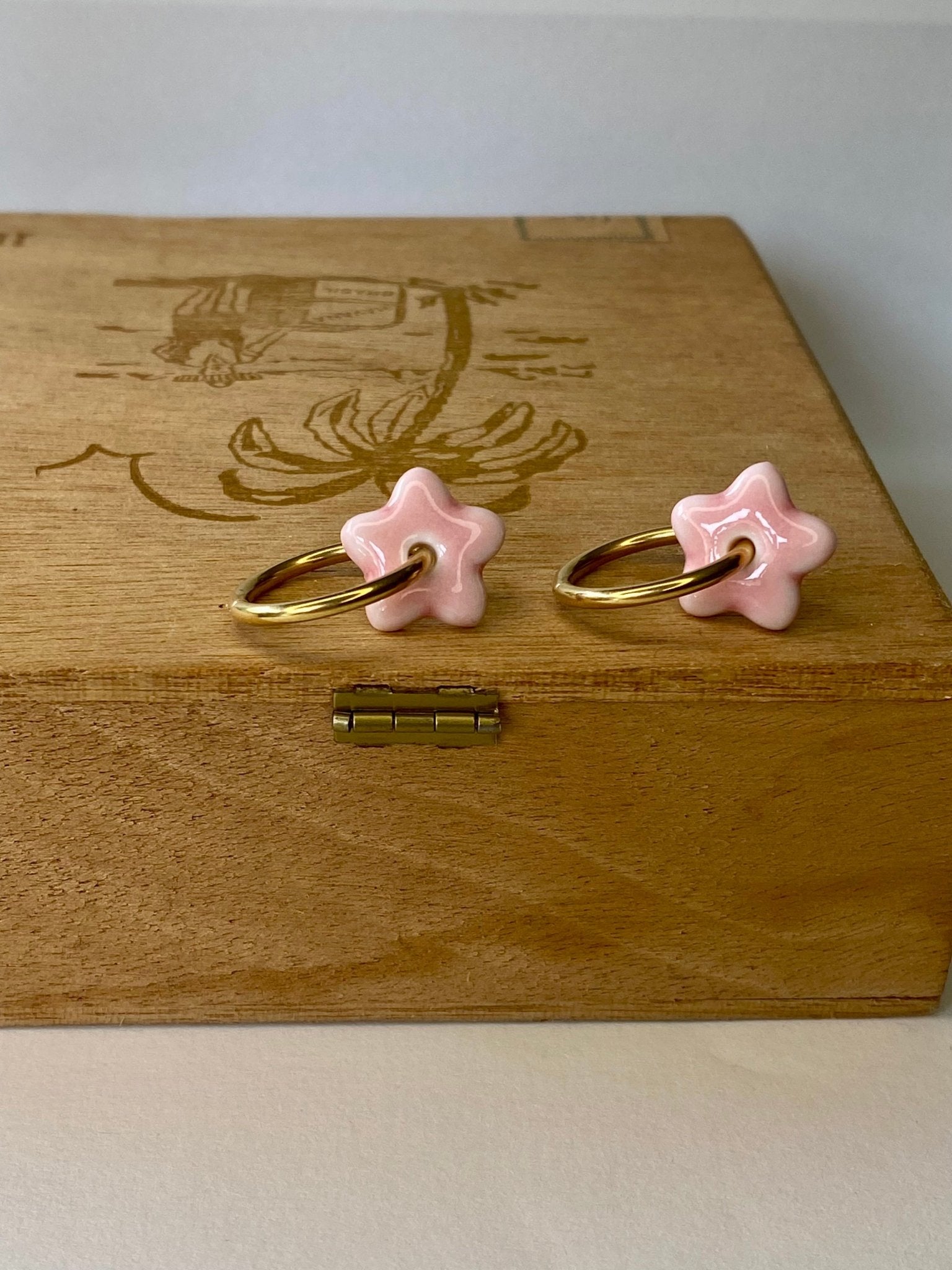 Oorringen Lou Lou - roze - hart&ziel design