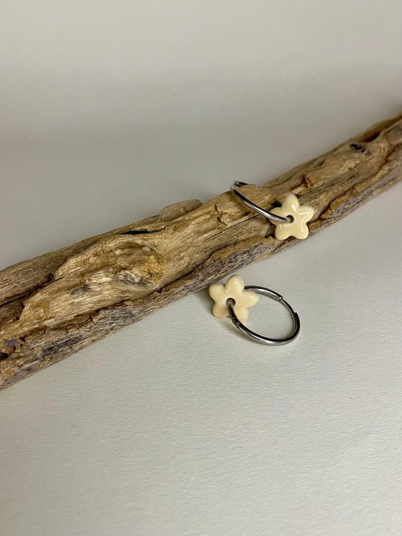 Oorringen Lou Lou zilver - vanille - hart&ziel design