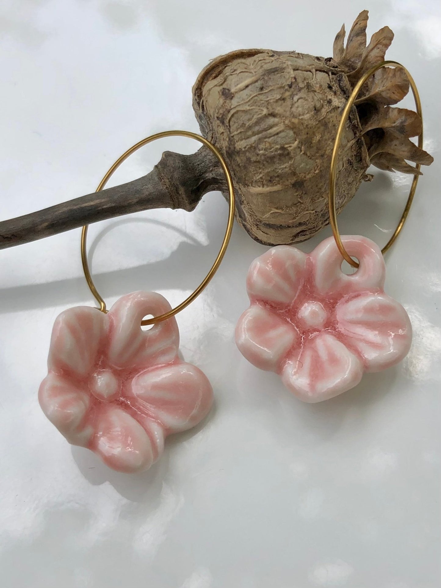 Oorringen Nora - large roze - hart&ziel design