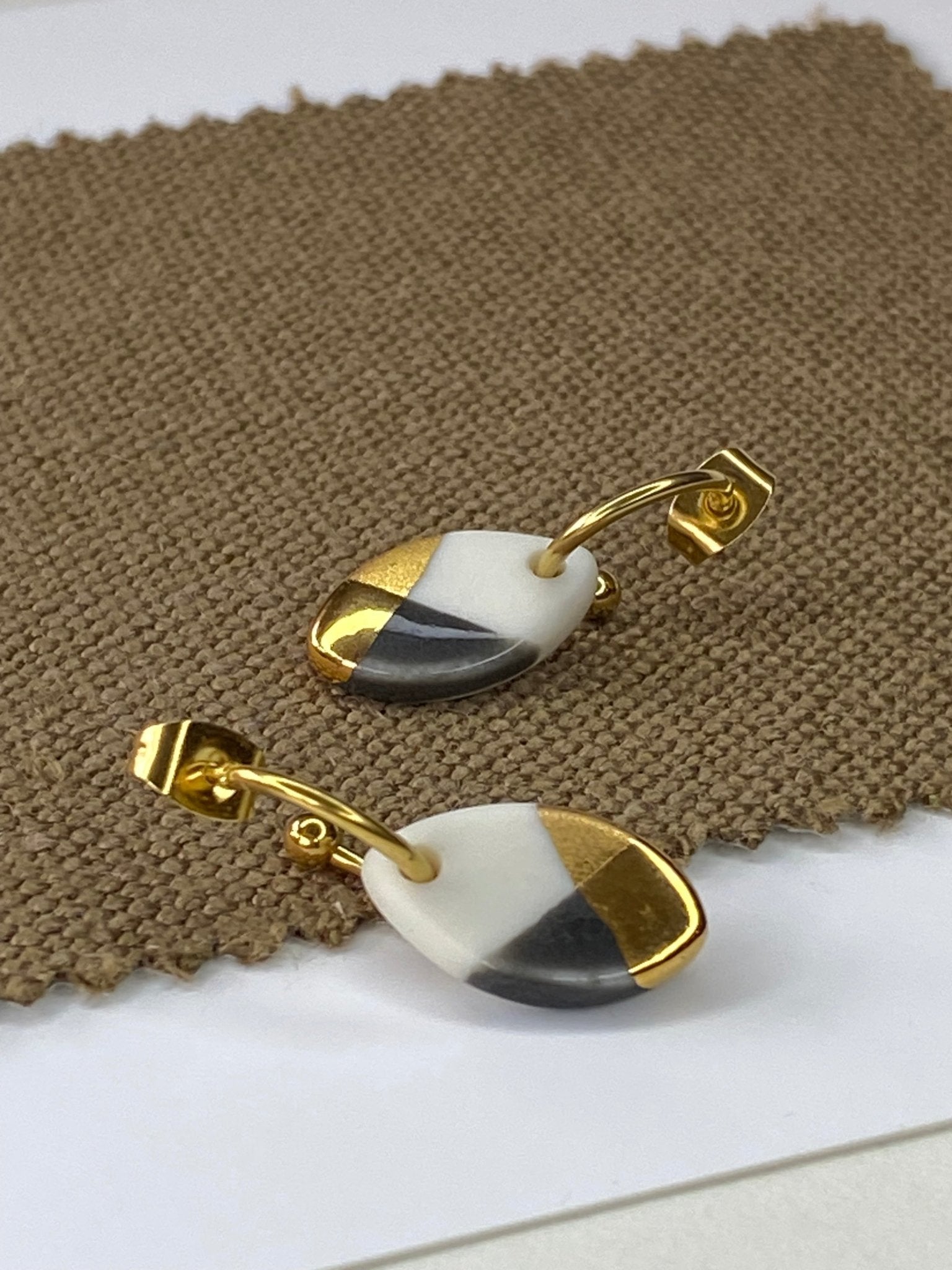 Oorsteker Fonkel antraciet/goud - hart&ziel design