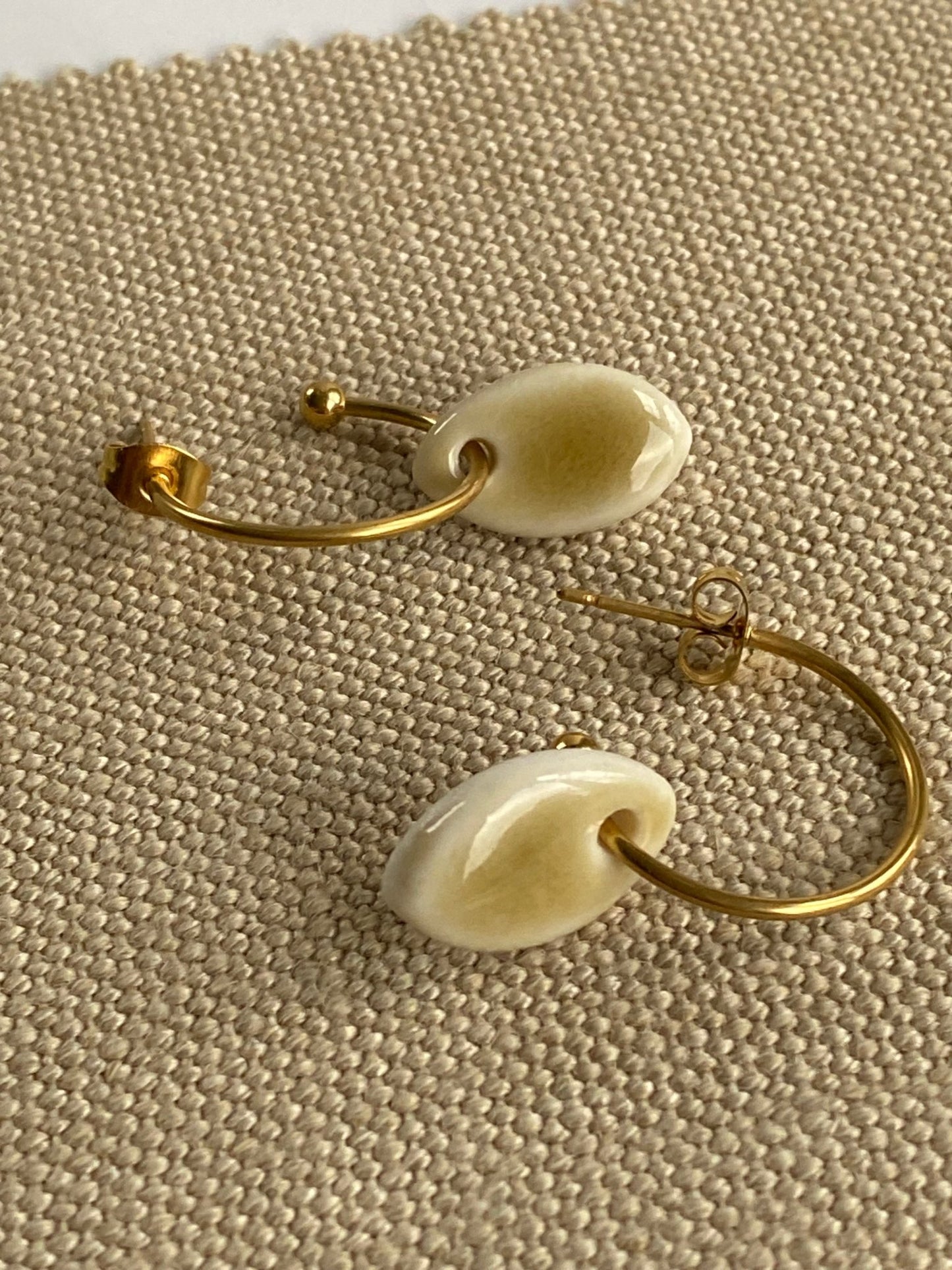 Oorsteker Oh La La druppel - oker - hart&ziel design