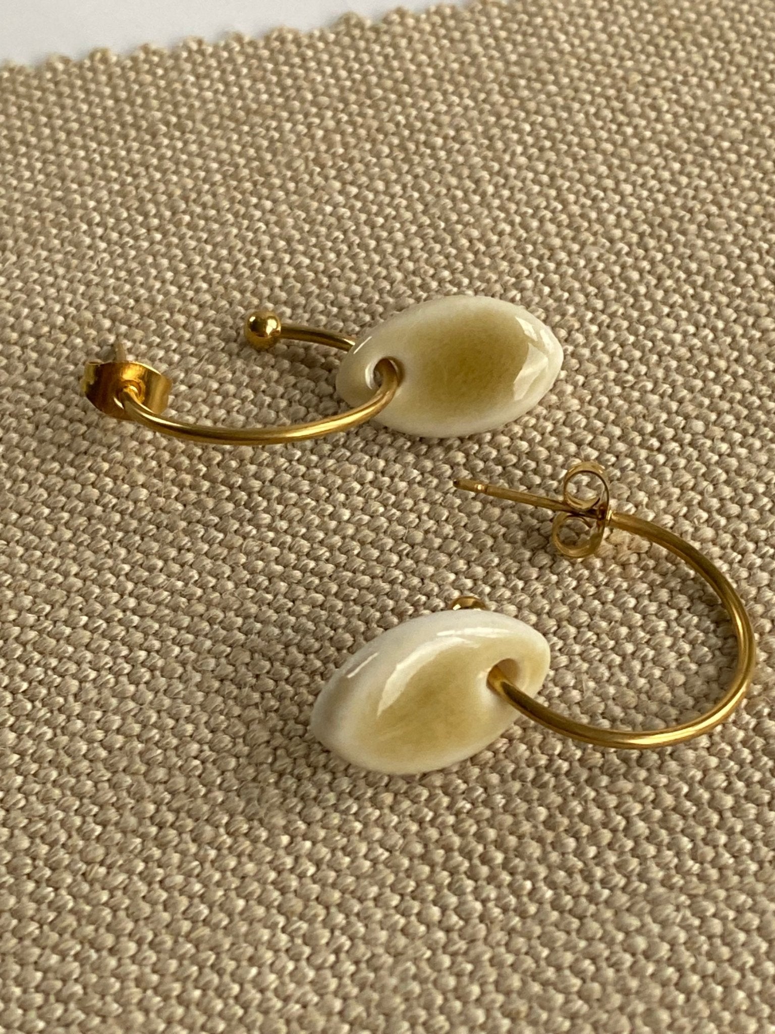 Oorsteker Oh La La druppel - oker - hart&ziel design